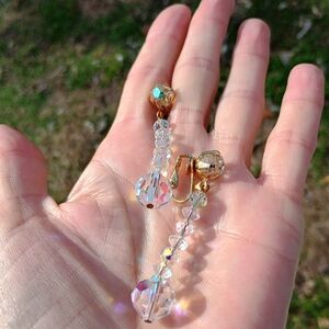 *HOT* VTG Swarovski ab crystal and gold tone pronged dangle earrings, regency co